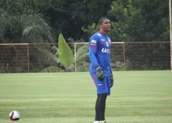 vila-nova-homologa-acordo-e-reduz-maior-divida-trabalhista-em-curso,-com-o-goleiro-elisson