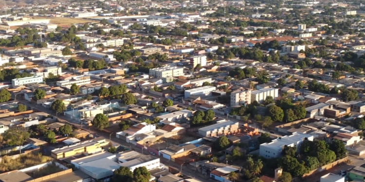 aguas-lindas-avanca-em-parcerias,-mas-oposicao-questiona-divida-e-servicos-publicos