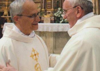 com-a-fumaca-branca-veio-o-anuncio:-o-novo-papa-foi-escolhido