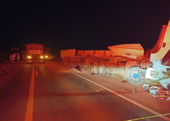 motorista-morre-em-grave-acidente-com-quatro-caminhoes-na-br-452,-em-santa-helena-de-goias