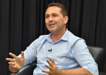 leandro-vilela-e-camara-de-aparecida-enfrentam-primeiro-grande-desafio-com-greve-da-educacao