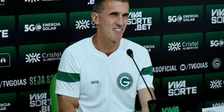 “o-coritiba-e-um-adversario-que-vai-nos-impor-dificuldade”,-declara-mancini