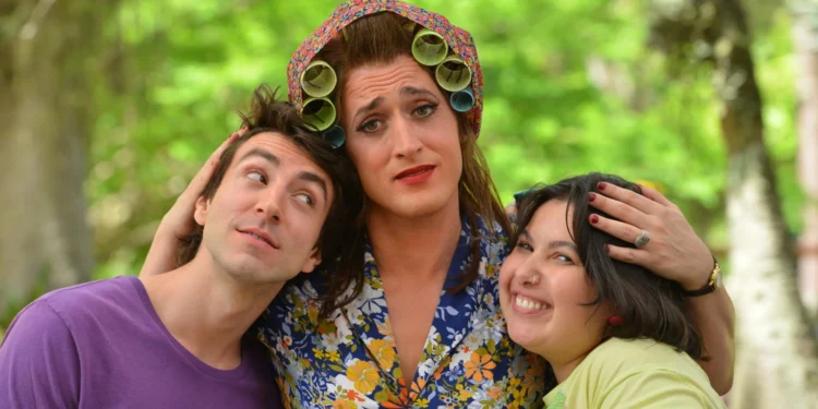 goias-domina-coritiba,-vence-e-se-isola-na-lideranca-da-serie-b