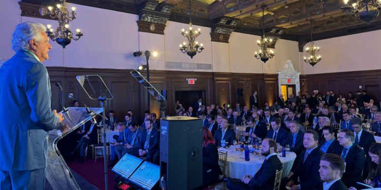 caiado-promove-goias-nos-eua-e-cobra-reformas-nacionais-em-evento-internacional