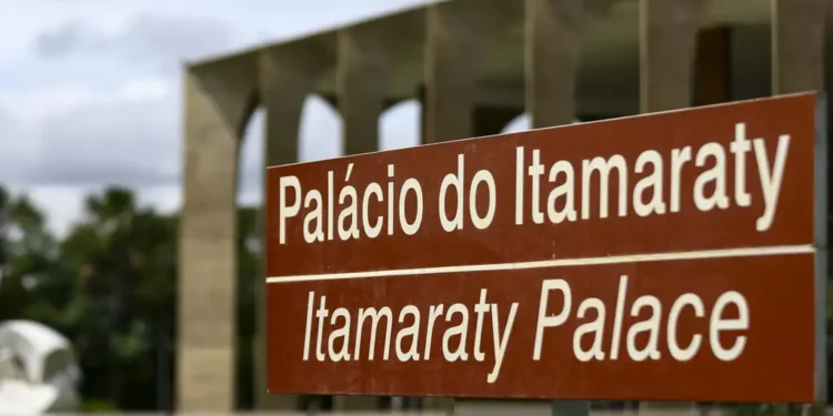 itamaraty-abre-50-vagas-para-diplomata-com-salario-inicial-de-r$-22,5-mil