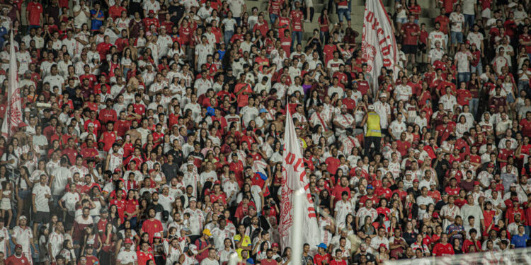 vila-nova-ja-vendeu-5-mil-ingressos-para-duelo-contra-o-athletico-pr