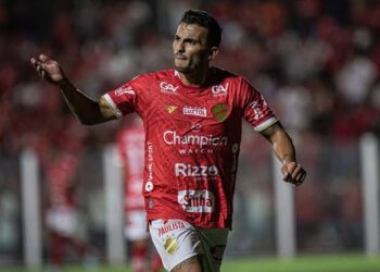 guilherme-parede-e-relacionado-e-pode-reestrear-pelo-vila-nova-contra-o-athletico-pr