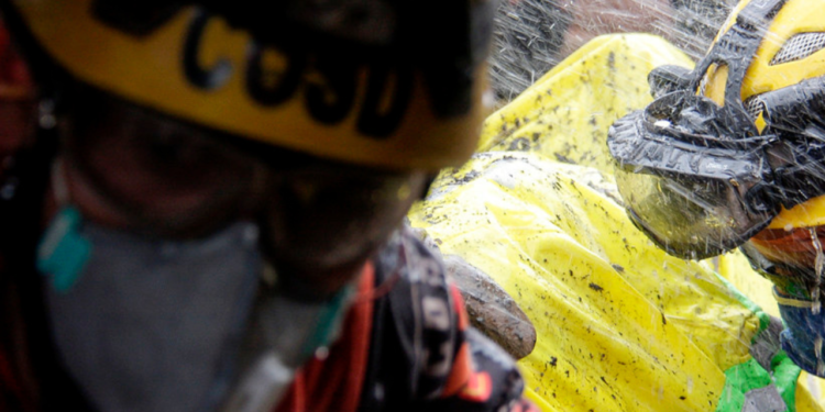 acidente-entre-carros-deixa-tres-mortos-e-um-ferido-na-go-164,-em-mundo-novo