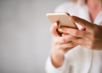 marido-e-preso-apos-agredir-esposa-por-recusa-em-desbloquear-celular