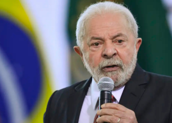 lula-e-vaiado-e-aplaudido-na-marcha-dos-prefeitos-e-diz:-“atendo-todos-voces”