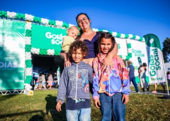 goias-social-faz-entrega-e-troca-de-cartoes-dos-programas-maes-de-goias-e-dignidade-em-goiania