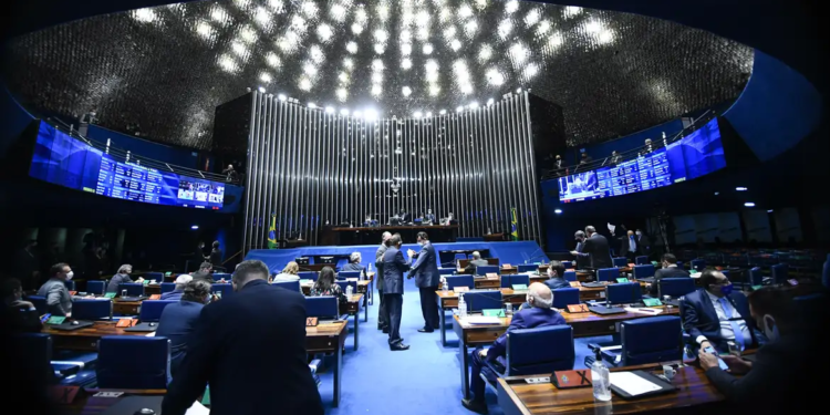 pec-que-propoe-fim-da-reeleicao-e-unificacao-das-eleicoes-avanca-no-senado