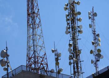 goias-cria-operadora-de-telecomunicacoes-para-acelerar-uso-de-ia-no-setor-publico