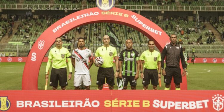 adson-batista-critica-sistema-defensivo-do-atletico-go-apos-derrota-para-o-america-mg