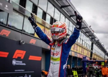 rafael-camara-domina-e-vence-a-corrida-principal-da-formula-3-em-barcelona