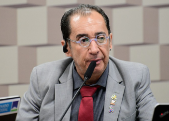 “quero-sair-da-politica-para-entrar-para-a-historia”,-diz-kajuru-ao-defender-fim-da-reeleicao