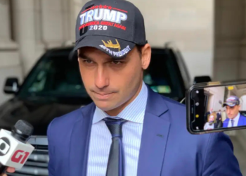 investigado-pelo-stf,-eduardo-bolsonaro-ve-“jogo-politico”-para-tira-lo-das-eleicoes