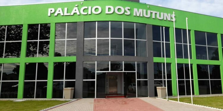 prefeituras-do-interior-de-goias-abrem-selecao-com-salarios-de-ate-r$-3,6-mil