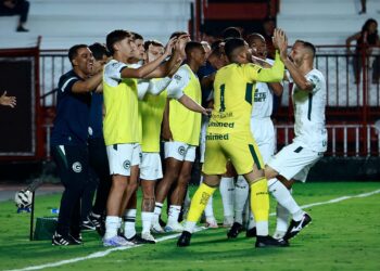 campanha-do-goias-na-serie-b-e-a-melhor-da-era-dos-pontos-corridos-apos-10-rodadas