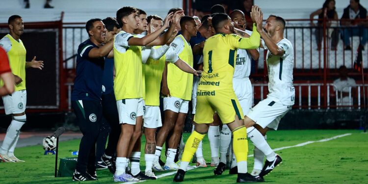 campanha-do-goias-na-serie-b-e-a-melhor-da-era-dos-pontos-corridos-apos-10-rodadas