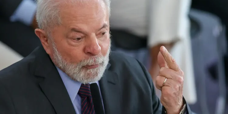 desaprovacao-ao-governo-lula-cresce-e-chega-a-56%,-maior-nivel-do-mandato