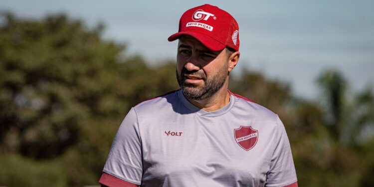 rafael-lacerda-deixa-o-vila-nova-apos-titulo-historico-no-goianao