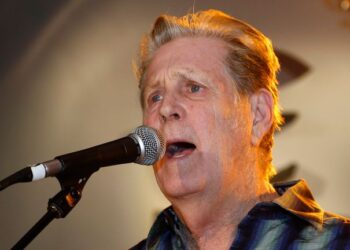 vocalista-da-banda-beach-boys,-brian-wilson-morre-aos-82-anos