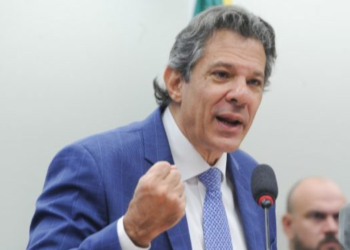 deputados-do-pl-protagonizam-bate-boca-com-haddad-na-camara 