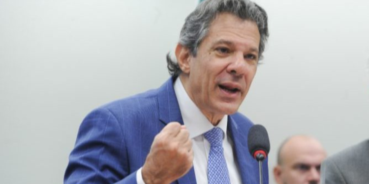 deputados-do-pl-protagonizam-bate-boca-com-haddad-na-camara 
