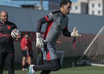 atletico-go-x-coritiba:-retrospecto-de-confronto-tem-8-vitorias-para-cada-lado