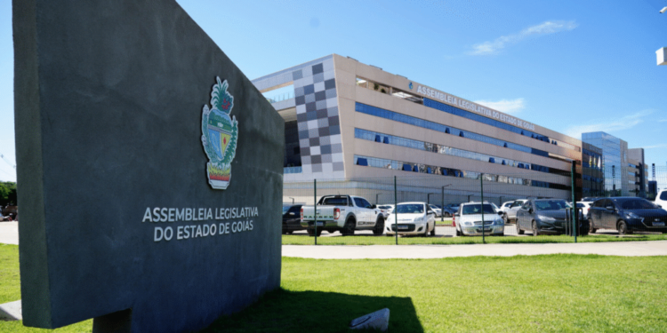 alego-contrata-empresa-3-vezes-mais-cara-que-concorrentes;-prejuizo-chega-a-r$-1,2-mi