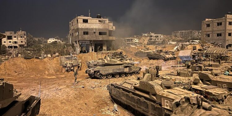 conflito-entre-israel-e-ira-se-intensifica;-teera-promete-resposta-“pesada-e-destrutiva”
