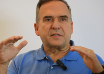 sandro-mabel-deve-receber-alta-nesta-segunda-apos-internacao-por-gastroenterite