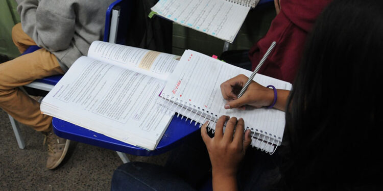 defasagem-escolar-cresce-e-ameaca-avancos-na-educacao-basica