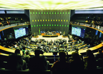 camara-aprova-urgencia-de-projeto-do-lider-da-oposicao-para-derrubar-aumento-do-iof 