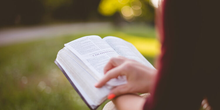 mercado-de-livros-cristaos-dispara-e-cresce-ate-35%,-mesmo-com-crescimento-de-ateus