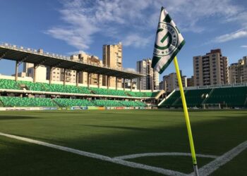 goias-negocia-naming-rights-da-serrinha-e-mira-retomada-das-obras-no-estadio