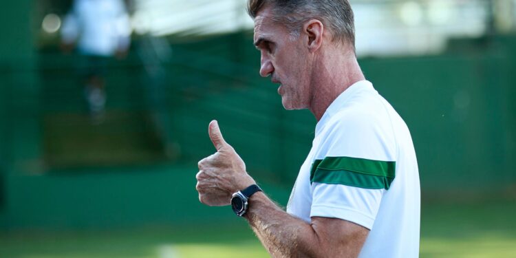 com-desfalques-na-defesa,-goias-busca-solucoes-para-enfrentar-o-athletic