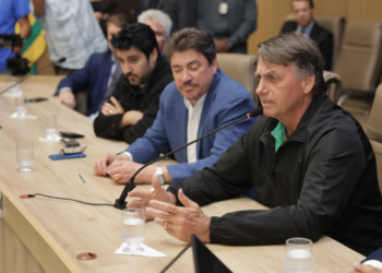 bolsonaro-recebe-titulo-de-cidadao-aparecidense-em-sessao-solene