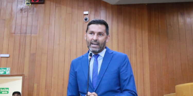 ccj-na-camara-municipal-aprova-projeto-que-restringe-o-horario-de-distribuidoras