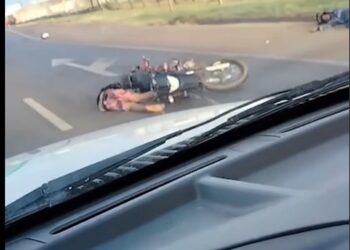 grave-acidente-na-br-060-deixa-dois-motociclistas-feridos