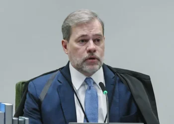 stf-vai-discutir-os-contratos-antigos de-roberto-e-erasmo-carlos 