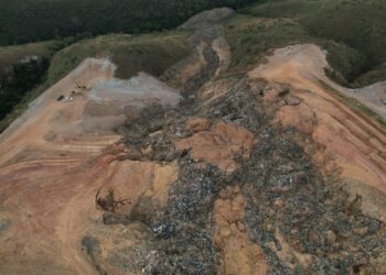 desabamento-de-lixao-em-padre-bernardo-causa-desastre-ambiental-em-goias