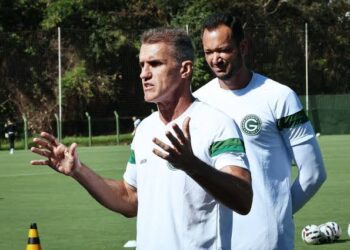 mancini-admite-pior-atuacao-desde-seu-retorno-e-sinaliza-mudancas-no-goias