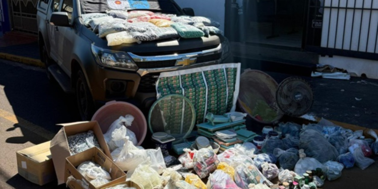 policia-fecha-laboratorio-clandestino-de-remedios-para-emagrecer-em-goias