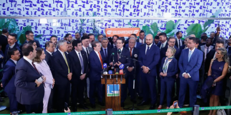 prd-e-solidariedade-formalizam-federacao-partidaria-de-olho-no-centrao