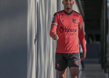 rhaldney-se-despede-do-atletico-go-com-homenagem-emocionante-e-reconhecimento-da-diretoria