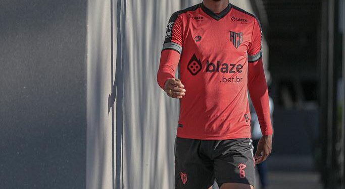 rhaldney-se-despede-do-atletico-go-com-homenagem-emocionante-e-reconhecimento-da-diretoria