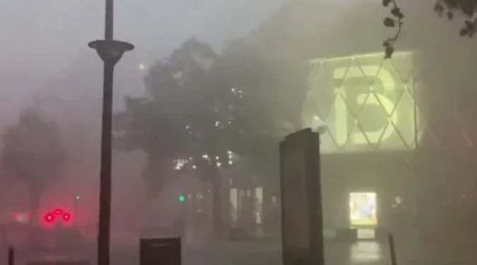 tempestade-causa-mortes,-destruicao-e-paralisa-parlamento-na-franca