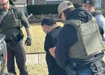 trump-dobra-numero-de-prisoes-de-imigrantes-em-cinco-meses